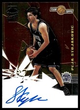 2001-02 Topps Chrome / Peja Stojakovic ROOKIE ON-CARD AUTO. rookie card picture