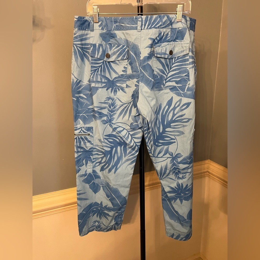 Izod Blue Leaf Patterned Pants capri - image 2