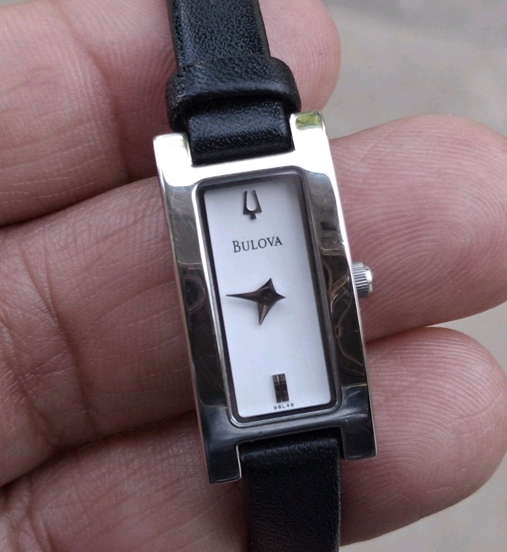 Bulova Tank Women display picture 1