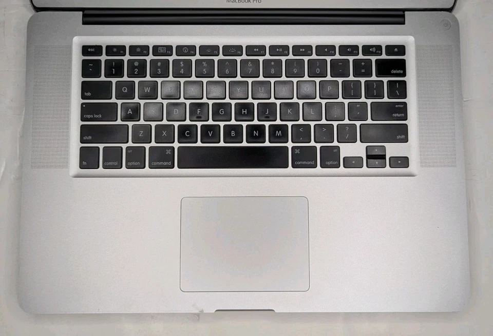 MacBook Pro 15 A1286 Mid 2009 Core 2 Duo 2.66GHz 256GB SSD 8GB RAM El Capitan - Image 2 of 4