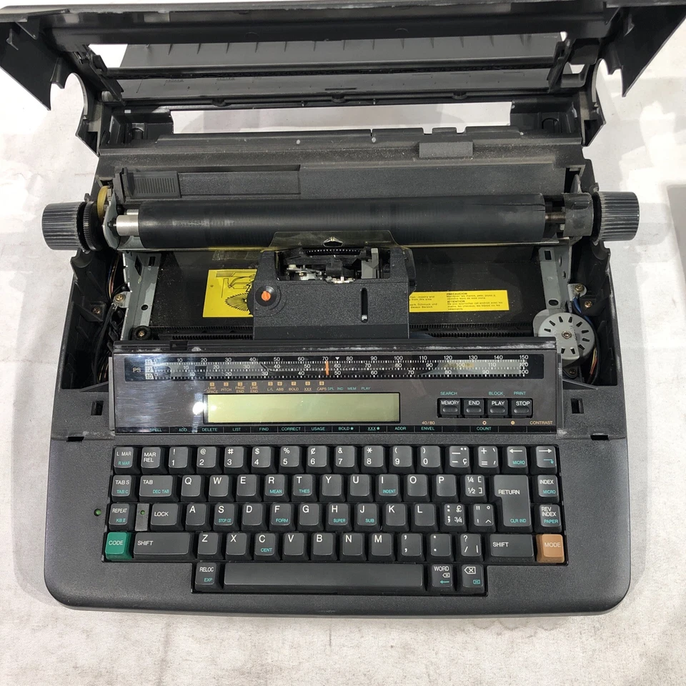 Portable Electronic Intelliwriter Sharp PA-3100ii - Image 3 of 4