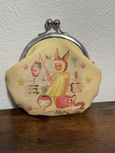 Petite Delights Dumpling Dynasty Kiss Lock Coin Change Purse NWT Fiona Hewitt