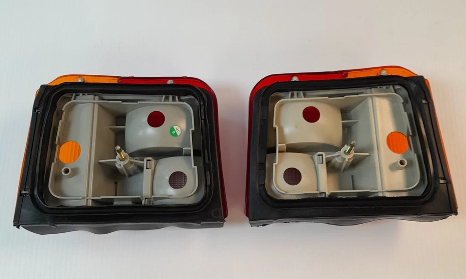 PEUGEOT 205 套装-2 后左右尾灯/套-2FAROLES TRASEROS PEUGEOT 205 — 第 2/4 张图片