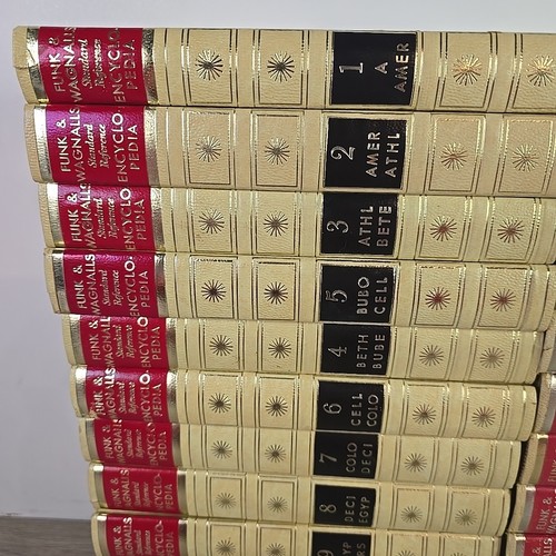 Funk and Wagnalls Standard Reference Encyclopedia Set Volumes 1-25 1968 Vintage - Picture 2 of 6