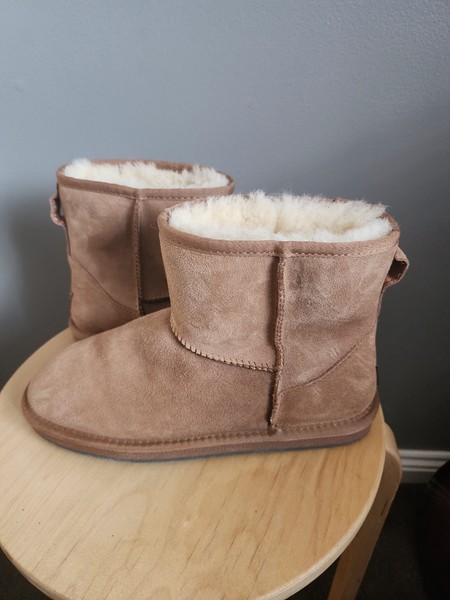 Ugg Boots Australia Made Leather Boots Size M 9 W 11 Unisex