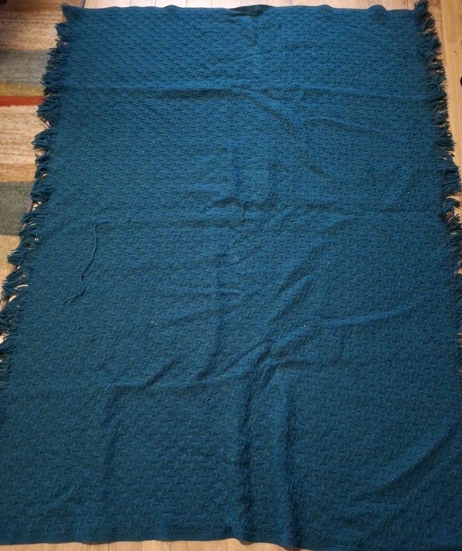 Pendleton 100% Virgin Wool Dark Green Throw Blank… - image 2