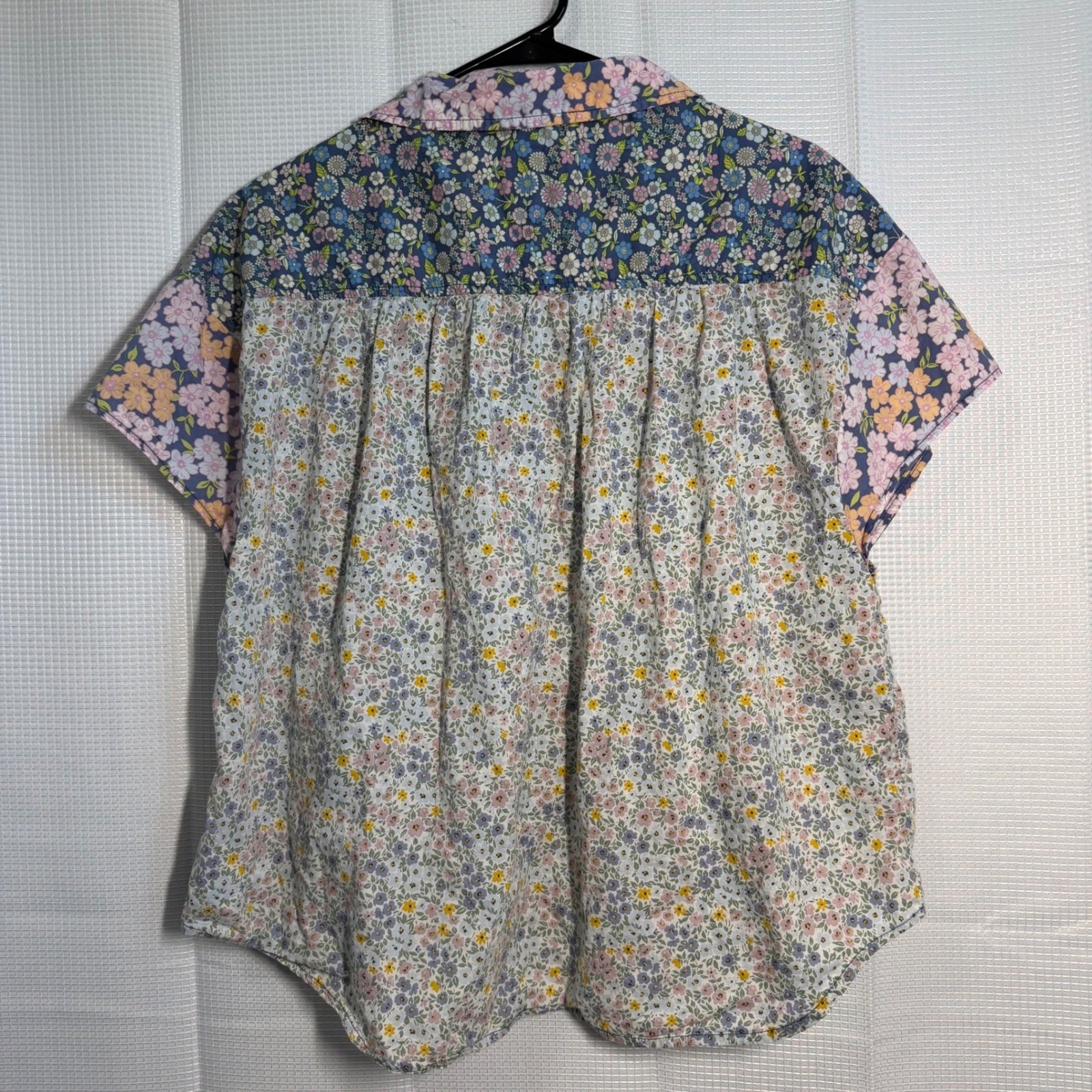 American Eagle Button Up Floral Patchwork Short S… - image 2