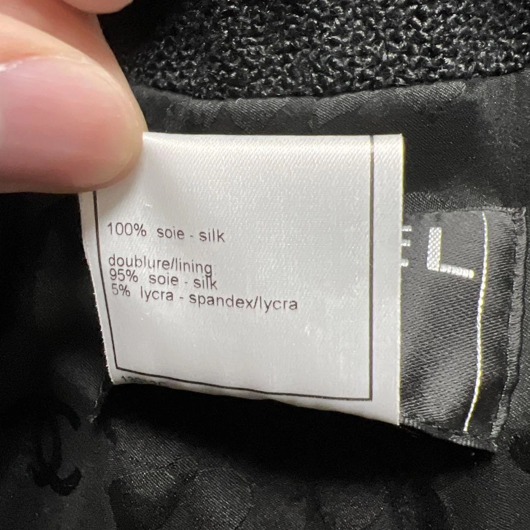 Giacca di seta Chanel 02P decorativa accessori in metallo marchio Coco