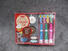 MELISSA AND DOUG Wooden Bake Decorate CUPCAKE SET New, sealed