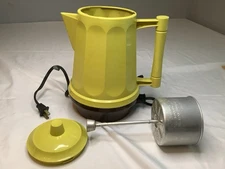 Mirro Matic Electric Percolator Yellow 8 Cup WORKS Model M-0199 33 Vintage