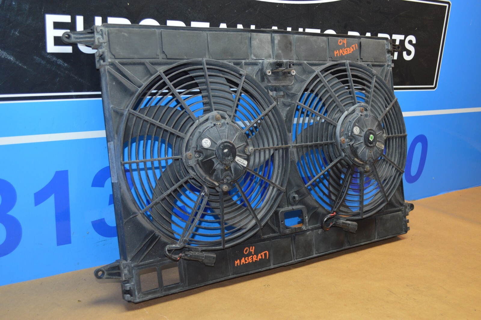 2004 M138 MASERATI M128 GT DUAL RADIATOR COOLING FAN FANS & SHROUD ASSEMBLY