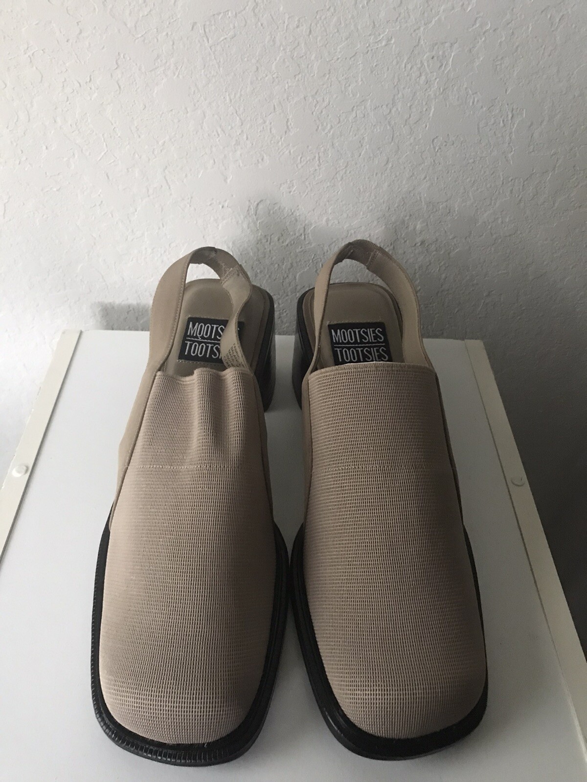 APL Sandalo Mootsies Tootsies Convoy Taupe Elasticizzato Slingback Taglia 9 Nuovo