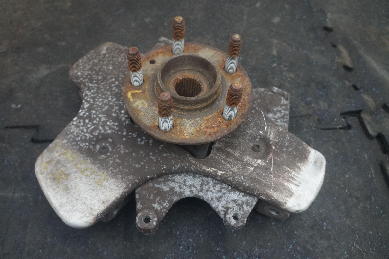 Rear Suspension Left Spindle Knuckle Bearing 8D33-5A971-AB Aston Martin DB9 2007