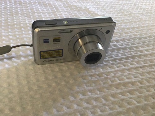 Sony Cyber-shot DSC-W220 12.1MP 4x Zoom Zeiss Lens Digital Camera Tested - Picture 2 of 7