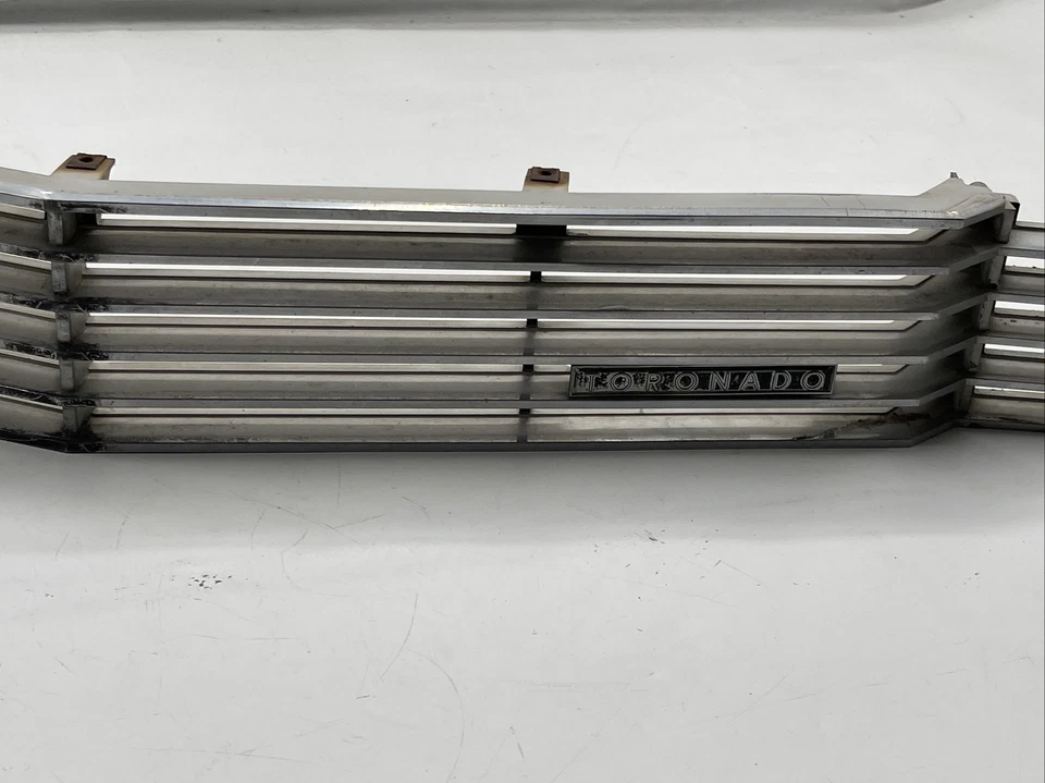 1983-1984 Oldsmobile Olds Toronado Front Grille Chrome grill with emblem OE READ - Image 3 of 4