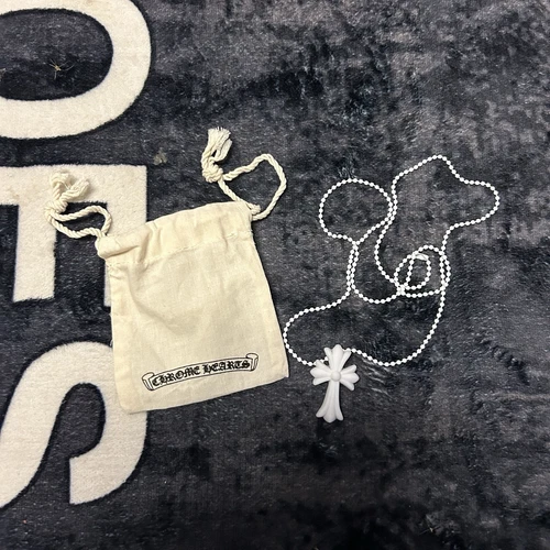 CHROME HEARTS Collana di perline con ciondolo croce in gomma bianca cuori cromati rara 2019