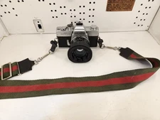 Vintage Minolta SRT-102  35mm Film Camera With 50mm 1 : 1.4 Lens