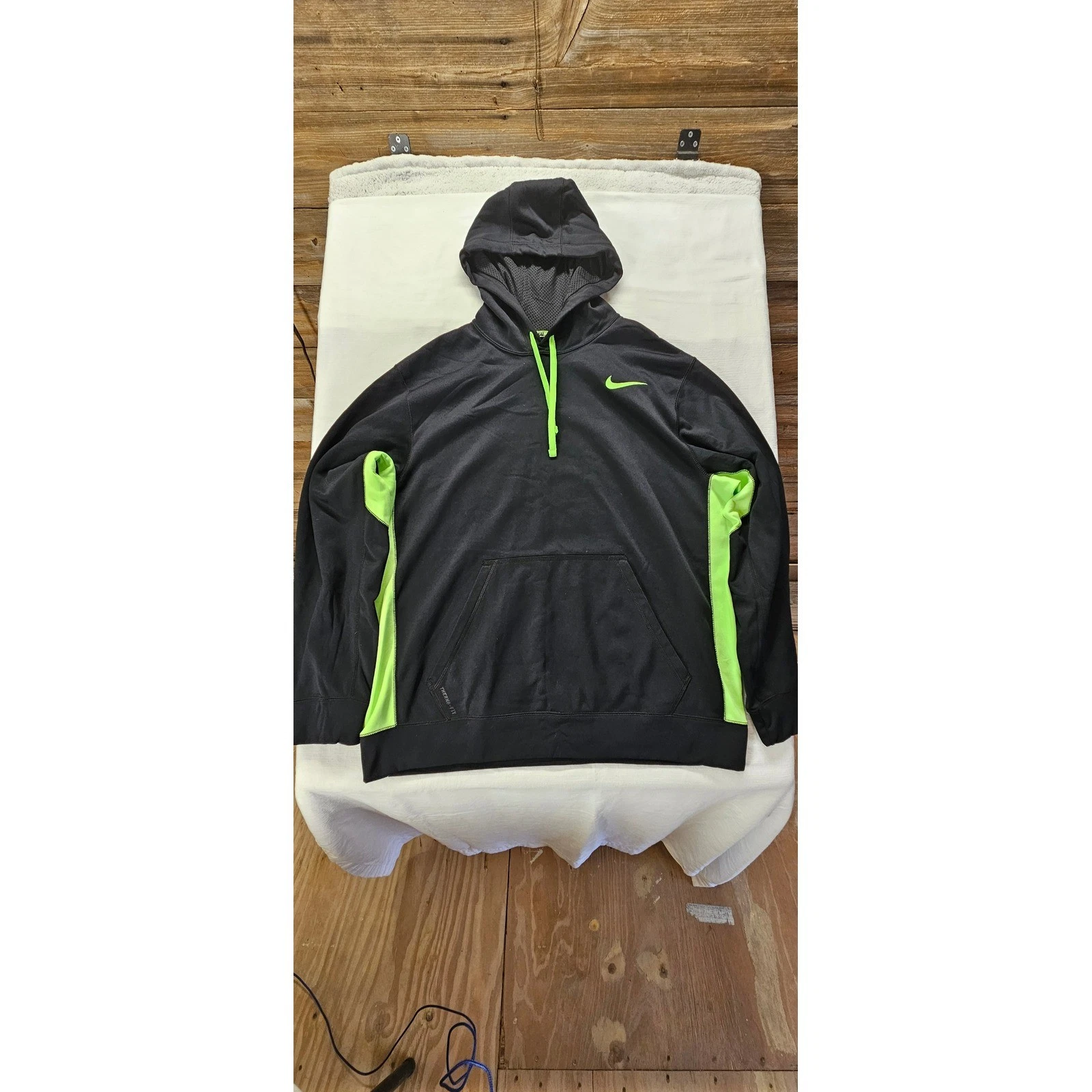 Nike Therma-FIT Mens XL Hoodie Black Lime Green Pullover Sweatshirt 465784-016