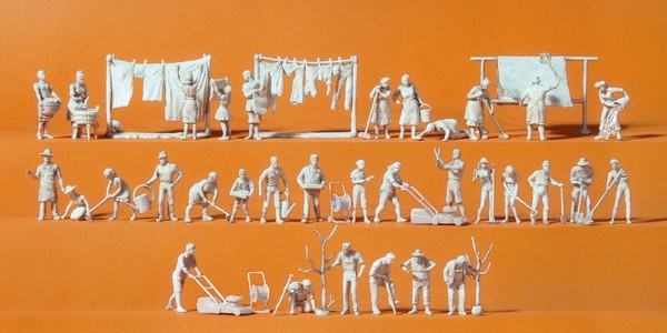 "33 Unbemalte H0 Figuren, \"Bei Der Haus- Und Gartenarbeit\", Preiser 16361"-image