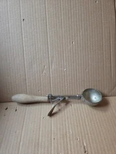 Vintage Gilchrist's No. 31 Ice Cream Scoop Wooden Handle Scooper 2 inch bowl