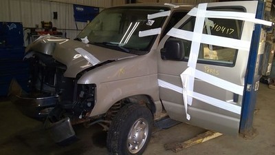 Rear Axle Srw 9.75'' Ring Gear With Advancetrac Fits 09-14 FORD E350 VAN 10312971