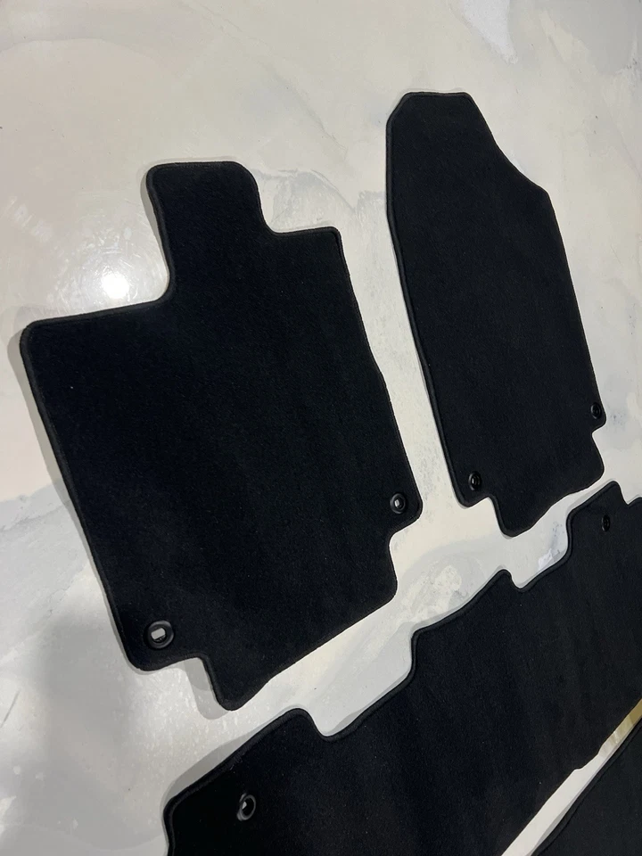 Tapetes de assoalho Honda Odyssey originais do fabricante preto conjunto de 4 2018-24 - Imagem 3 de 4
