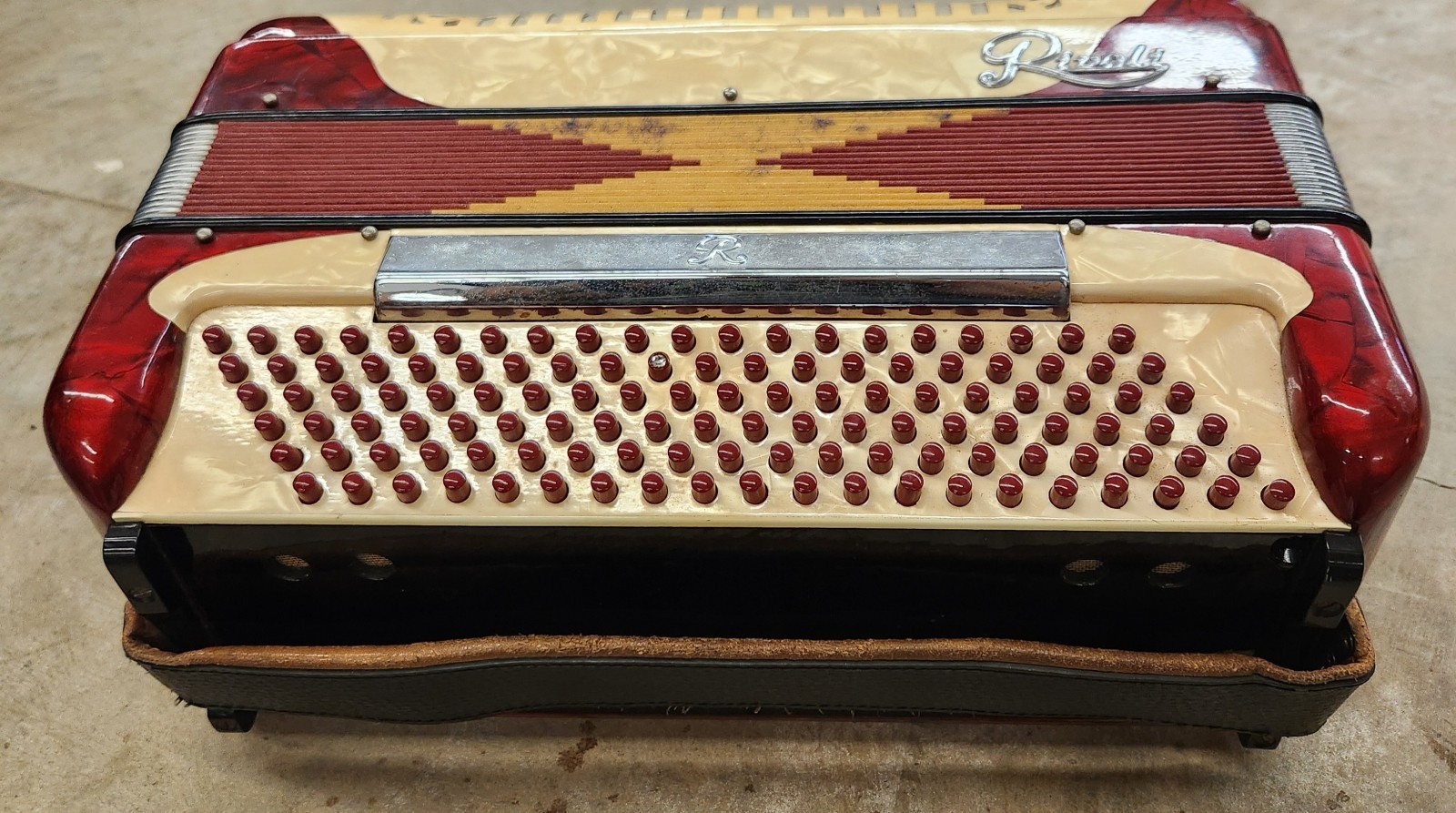 Vintage Sinola Italy Rivoli Little Maestro Piano Accordion With Case + 4 Books