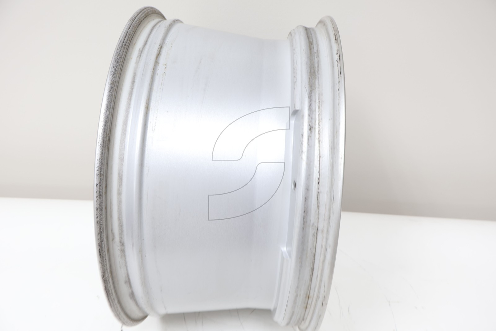 FEU-194187-A2 REAR WHEEL RIM 10JX19  Ferrari - Used Parts USED
