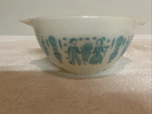 Vintage PYREX  441 Cinderella Mixing Bowl 1 1/2Pt. White Turquoise Butterprint