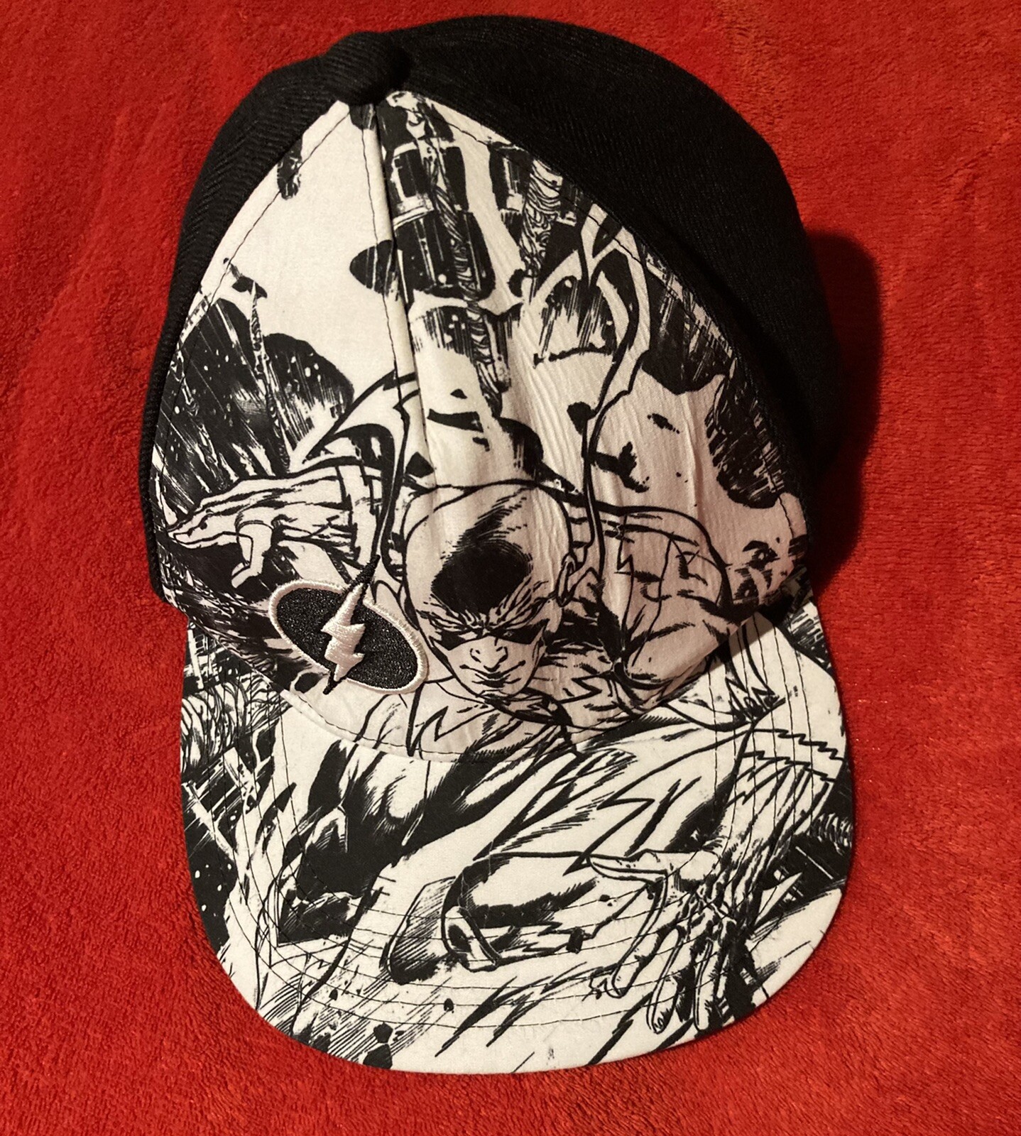 DC COMICS The Flash character baseball cap hat on… - image 1