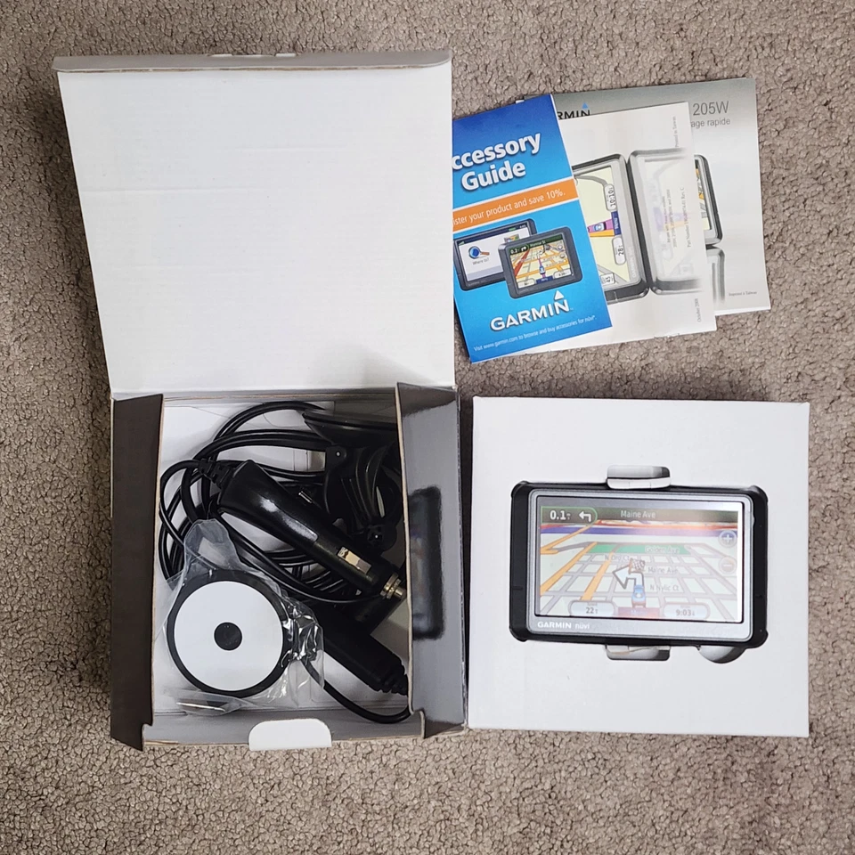 Garmin Nuvi 265WT Special Edition GPS System LiveTraffic Hands Free Calling - Image 3 of 3