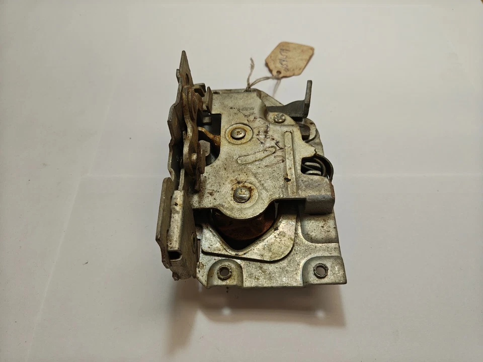 Dodge Plymouth Royal Savoy Plaza 1955 pestillo de cerradura de puerta delantera izquierda 1591579 nuevo en stock Foto 4 de 4