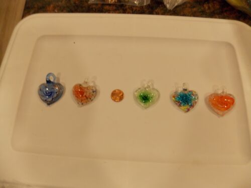 Lot Of (5) Art Glass Floral Heart Pendants- Artisan Unsigned Beautiful Colors - Picture 1 of 1
