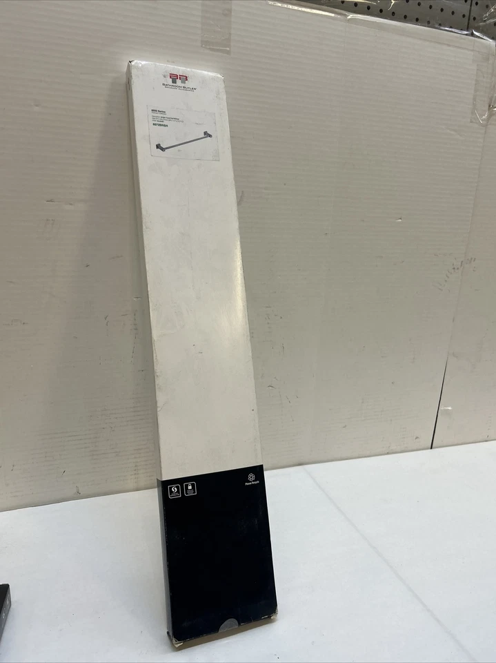 Toallero de pared de acero inoxidable cepillado 26,375"" 1 (número de pieza: 8572BRSH) Foto 2 de 3