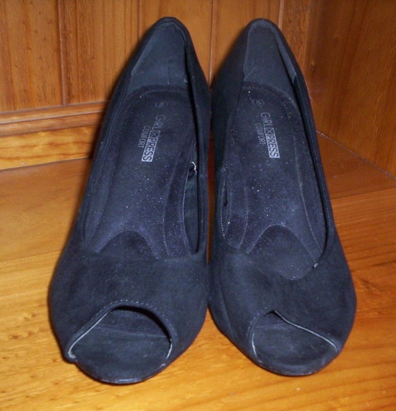 Lovely Ladies Black Wedge Heels Open Toe Suede Feel GIRL EXPRESS COMFORT Sz 8 EC