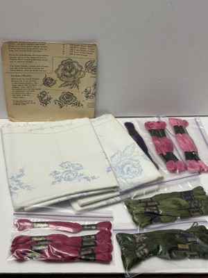 VTG Lee Wards Tea Roses By Mary Dexter Cross Stitch Kit 2 Pillow Cases 1966 SEE