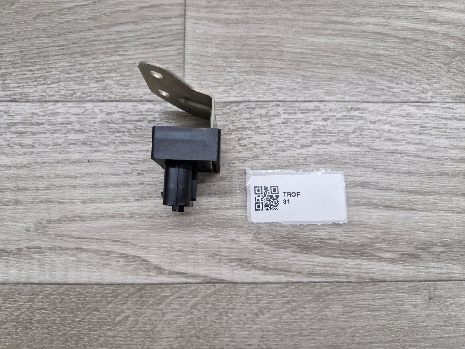 MASERATI LEVANTE 2017-2020 FRONT LEFT ACCELERATION SENSOR MODULE NEW 670005817