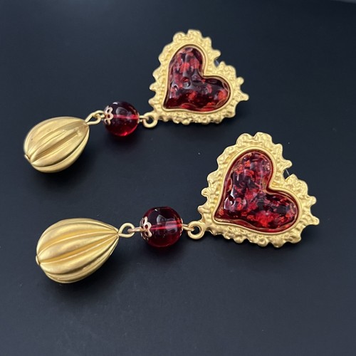 Gripoix Style Heart Pierced Earrings Poured Resin Glass Drop Gold Red Statement - Picture 3 of 6