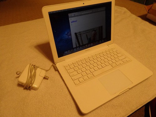APPLE MACBOOK 2.4 GHZ INTEL CORE 2 DUO 13” 2GB RAM, WHITE LAPTOP COMPUTER # L400 - Picture 13 of 24