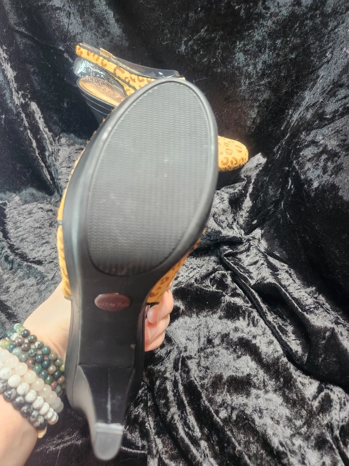 Plataformas para mujer Me Too Mules estampado de guepardo medio cabestrillo talla 8 para mujer Foto 4 de 4