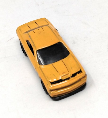 Mattel Hot Wheels '15 Dodge Challenger Srt Yellow - Picture 6 of 8