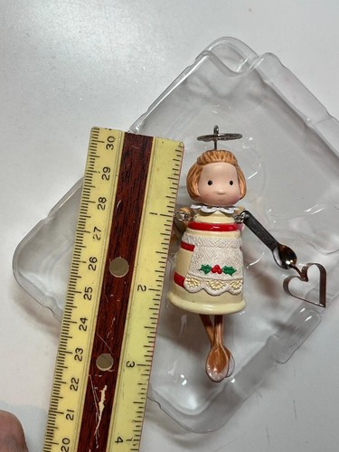 Hallmark Keepsake Ornament Kitchen Angel Sue Tague Artist 2007 - Picture 9 of 15