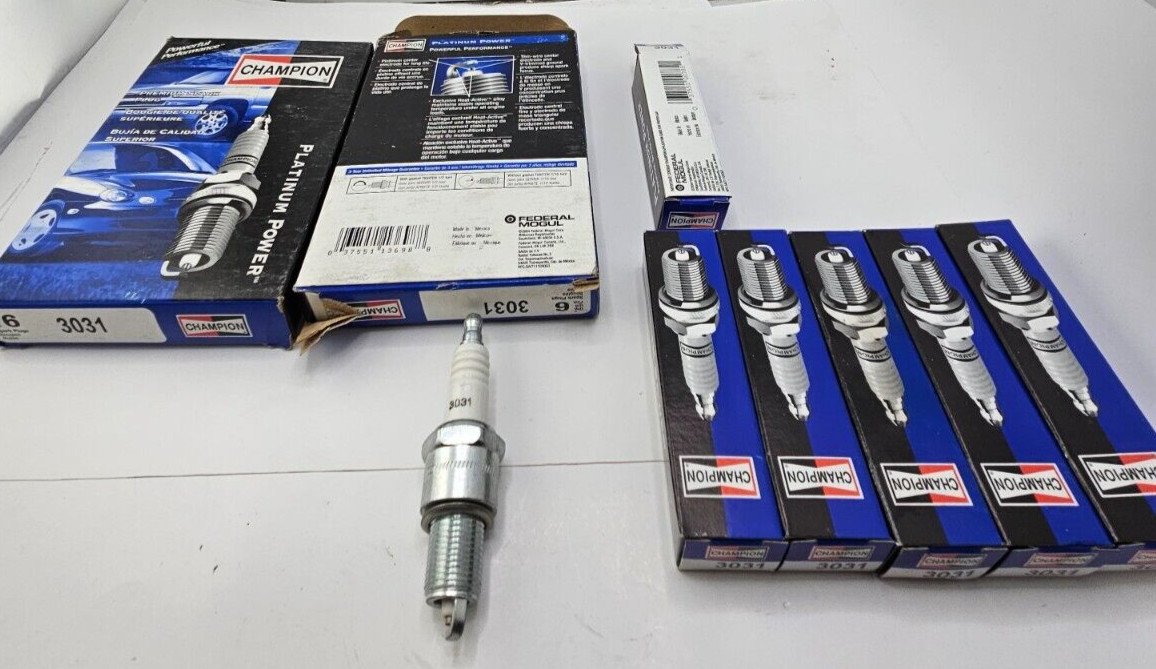 QTY 12 Champion Platinum Spark Plug 3031 for 2006 Hyundai Santa Fe