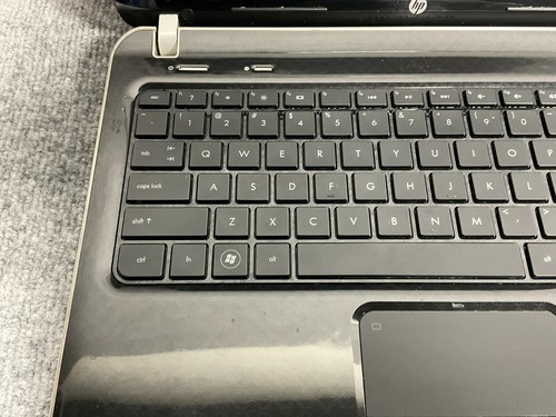 HP Laptop 584037-001 Windows 7 HD Display Input 18.5V 3.5A in Black - For Parts - Picture 6 of 21