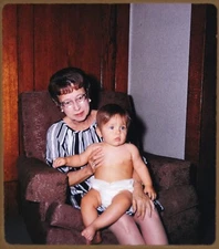 Stereo realist slide - Grandma holding grandchild at home - VTG Kodachrome #282