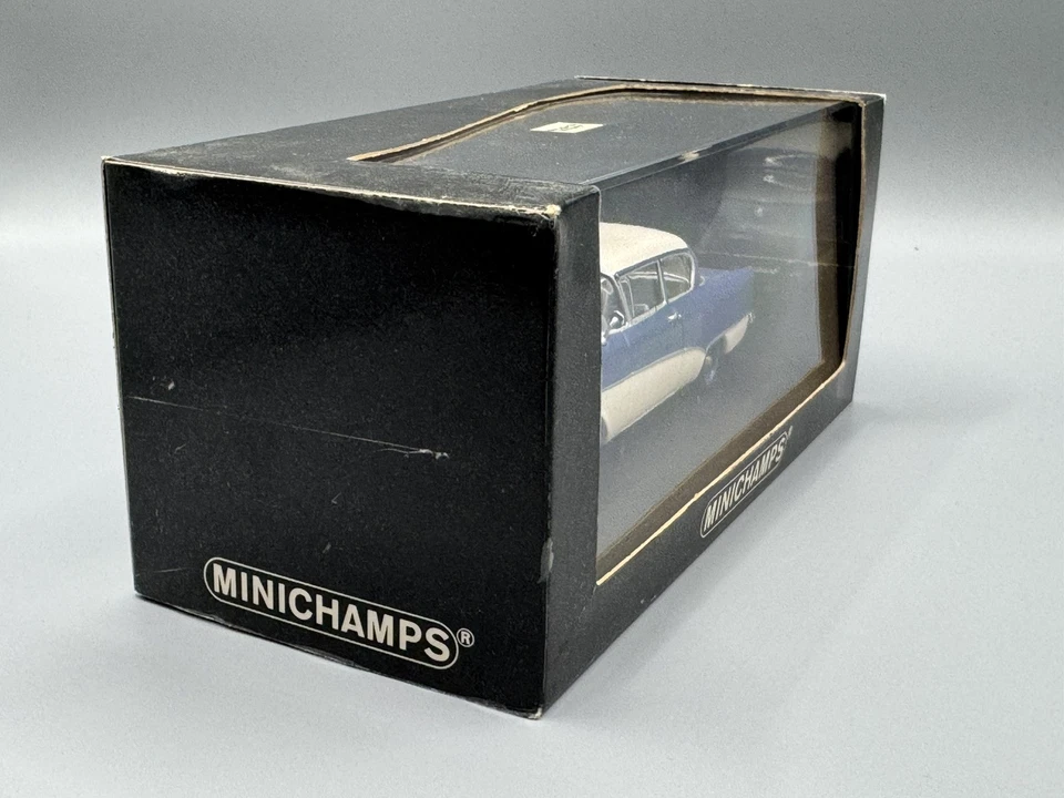 1:43  -Minichamps- Opel Rekord P1 saloon Blu/bianco 1958 prima serie con scatola - Immagine 4 di 4