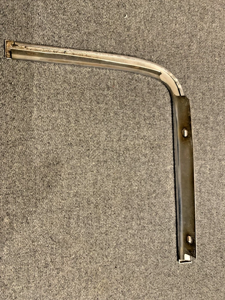 Buick Skylark GS400 1968-1969 camioneta deportiva izquierda guardabarros moldura de cejas Foto 4 de 4