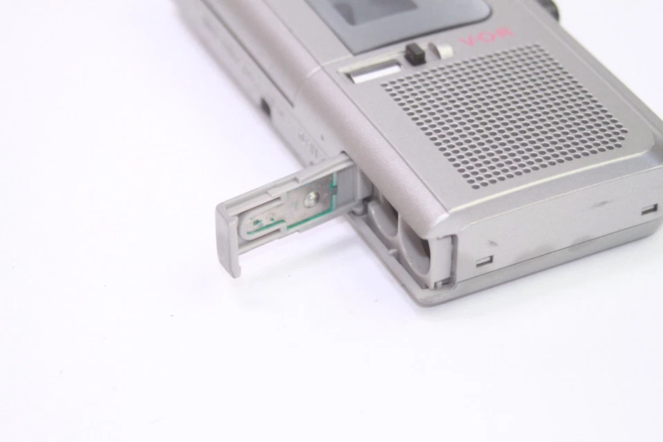 Grabadora de voz Sony M-570V microcassette ANTES astilla sin probar para piezas Foto 3 de 4