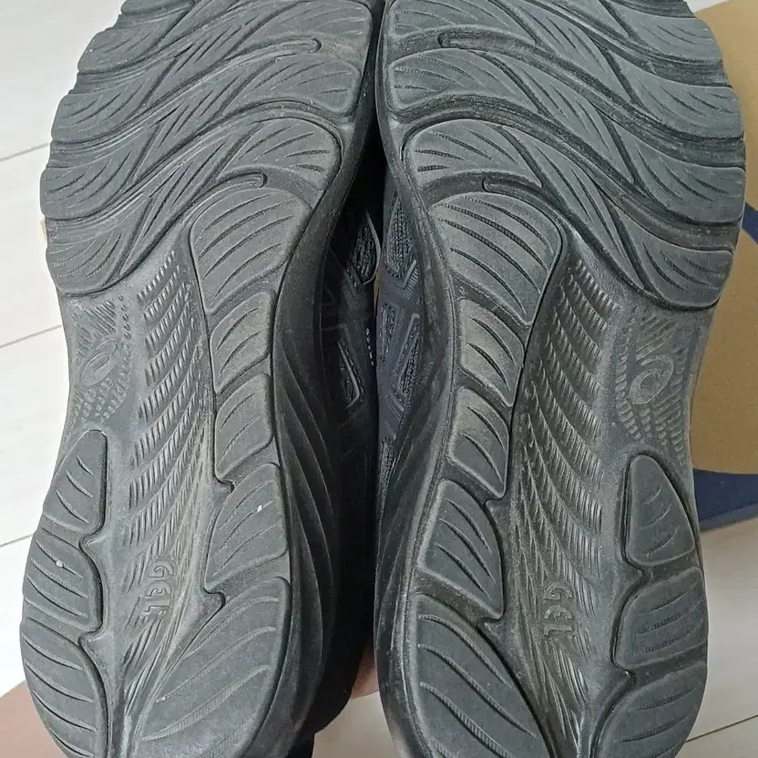 Asics Gel Contend 9 Women's Running Shoes 255 Size Pre-Owned thumbnail 4