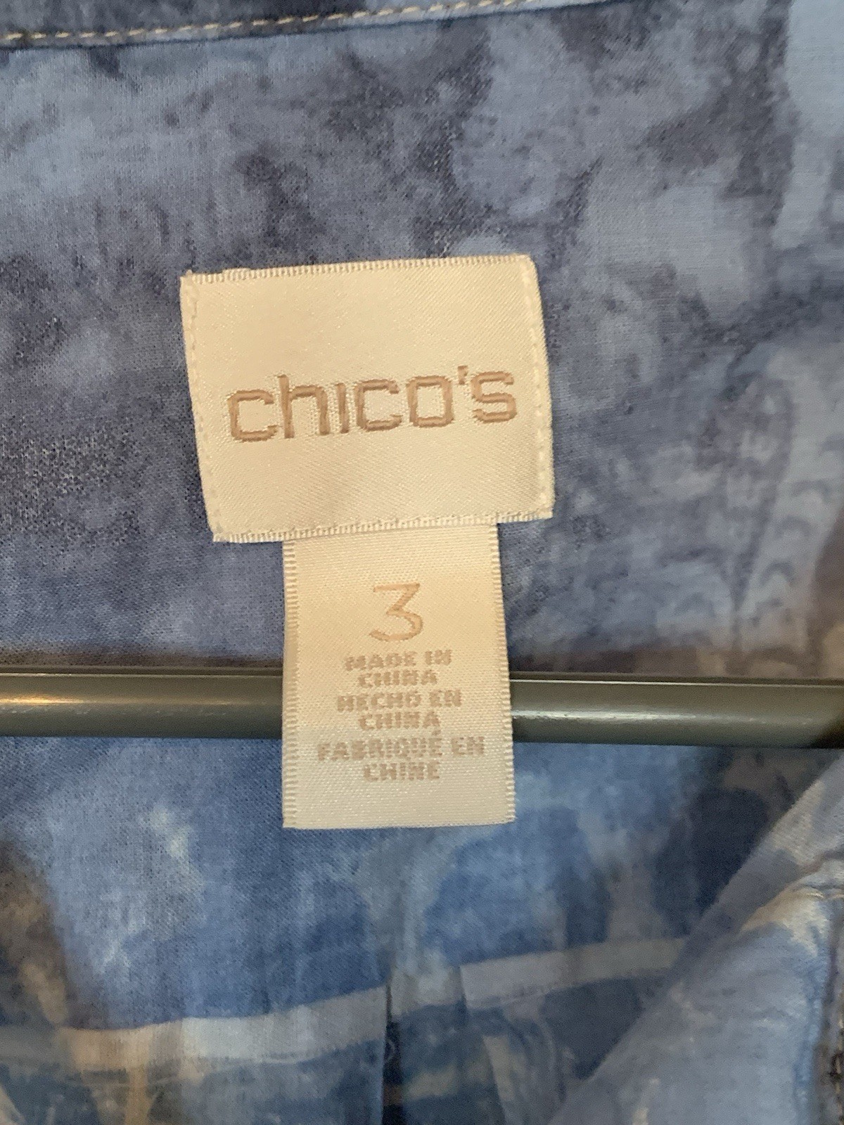 Chico’s Ombré Button Front Lightweight Top Size 3… - image 3